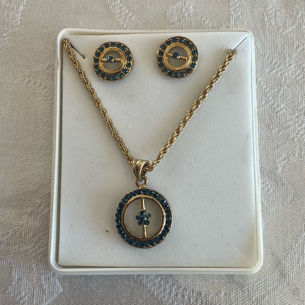 Costume jewelry necklace and earring set
